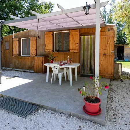 Le De L'uzege - Piscine, Detente Et Ballades Apartment *